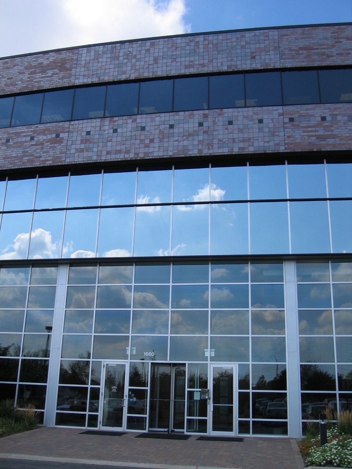 Glass Scratch Removal: When to Polish, When to Call a Professional